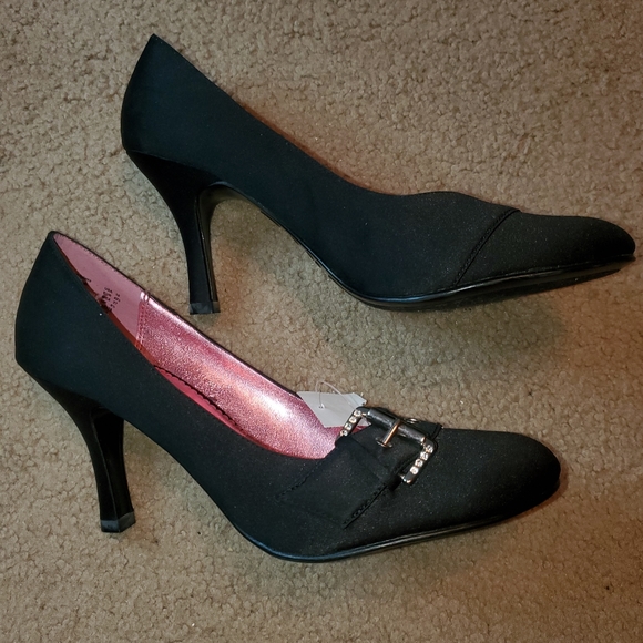 NWT Highlights Satin Round Toe Pump, Size: 10, Black - Picture 3 of 10